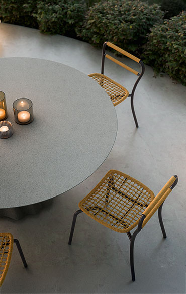 https://casanovaarredo.live/wp-content/uploads/2024/05/MAESTRALE_sedute_outdoor_02_SMALL_V-1.jpg