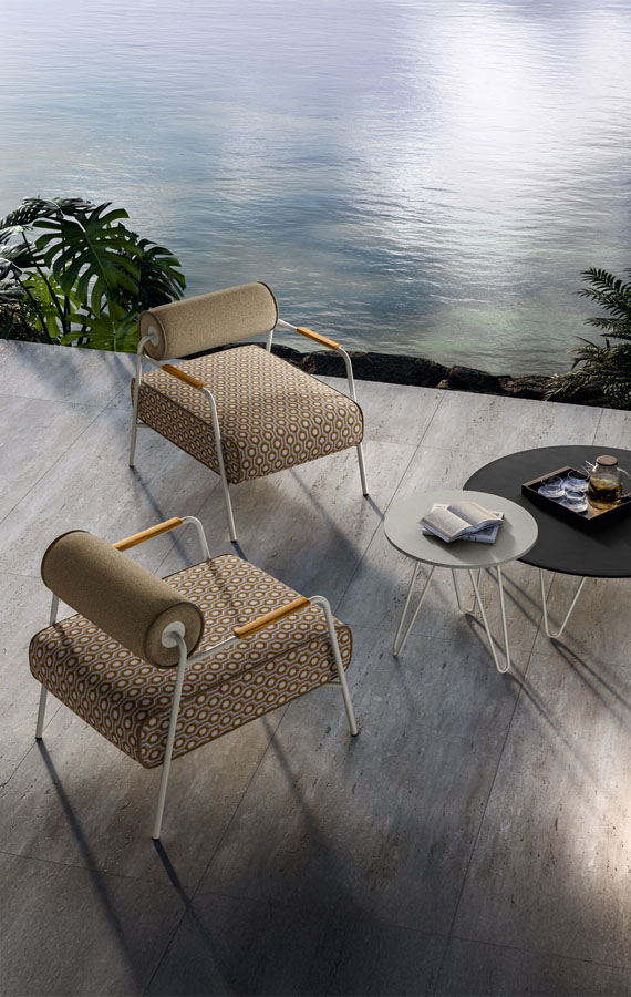 https://casanovaarredo.live/wp-content/uploads/2024/10/LEVANTE_sedute_outdoor_07_BIG_V.jpg