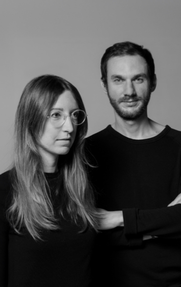 Studio Zanellato Bortotto, designer del tavolo Sabi per Pianca, espressione di design materico e ricerca contemporanea.